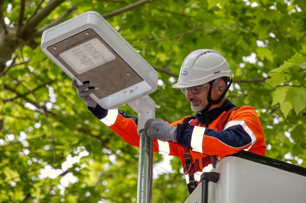Maintenance d'éclairage public à La Grande-Motte - © Dupont Renoux 